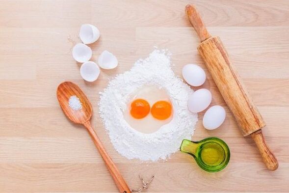 과체중을 제거하는 계란 다이어트 요리 준비하기